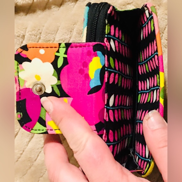 Vera Bradley Zip Around Wallet/Wristlet-Multicolor Floral&Black print - Picture 3 of 5